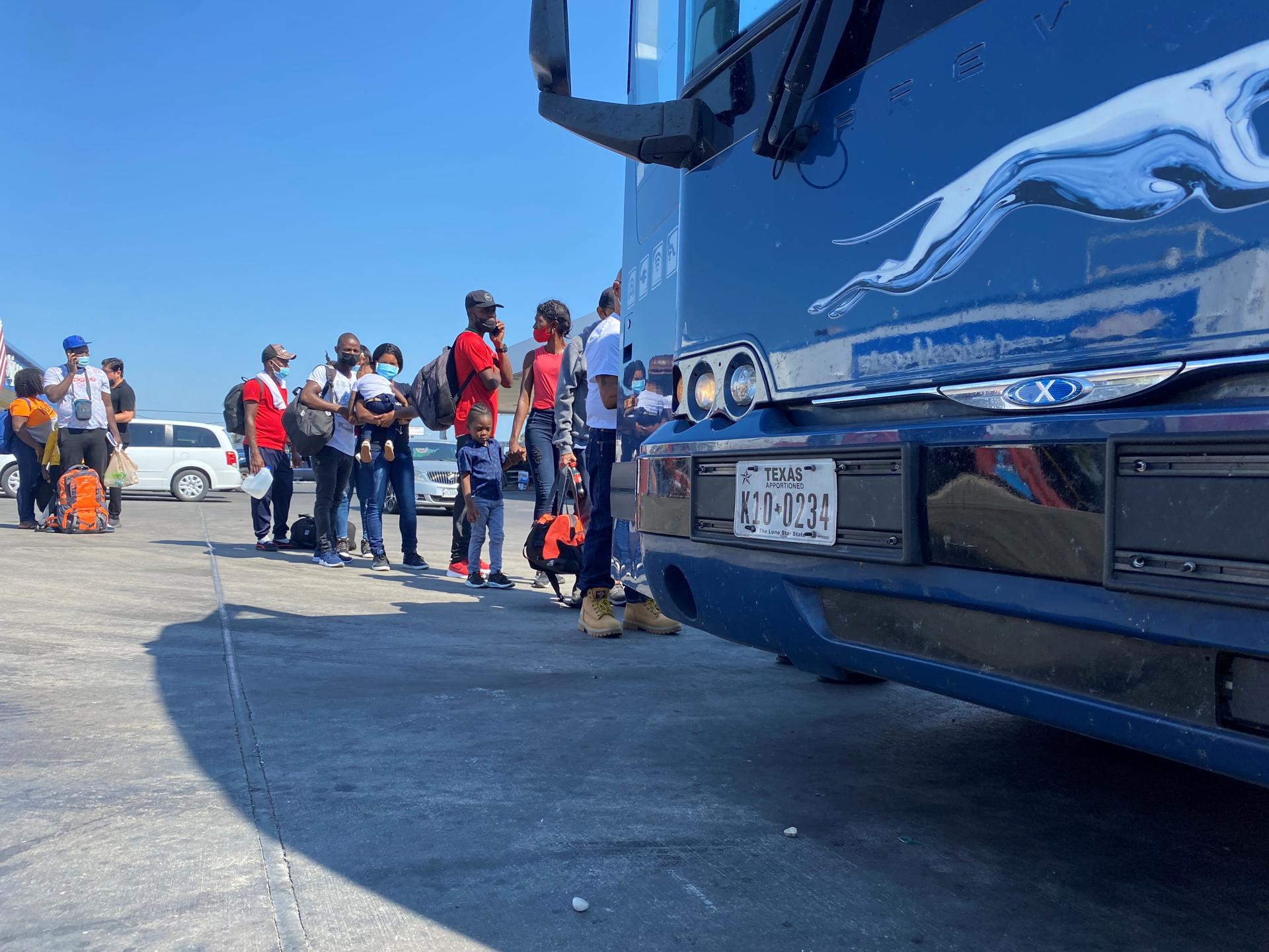 Acusan al fiscal de Florida de desacato por decir a los policías que arresten migrantes