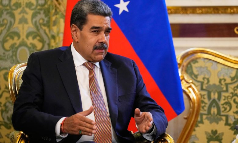 Maduro repudia la decisión de retirar la protección legal a miles de venezolanos en EE.UU.