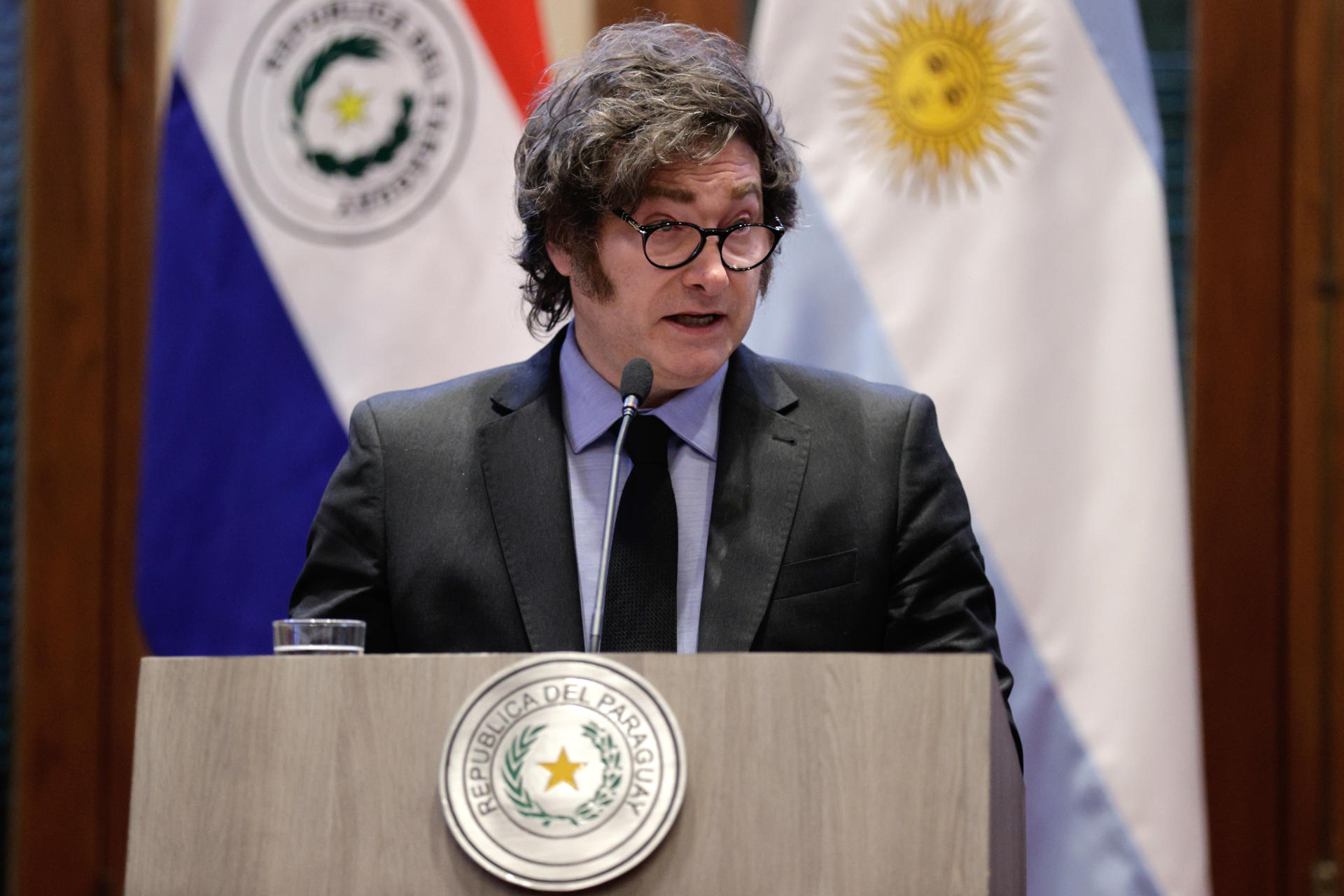 Milei agradece a EE.UU. por la "extracción" de asilados en embajada argentina en Caracas
