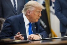 La Justicia bloquea temporalmente plan de despidos masivos de Trump