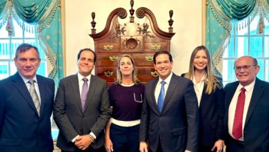 Líderes venezolanos refugiados en embajada argentina hablarán hoy en Washington sobre su rescate y lucha democrática