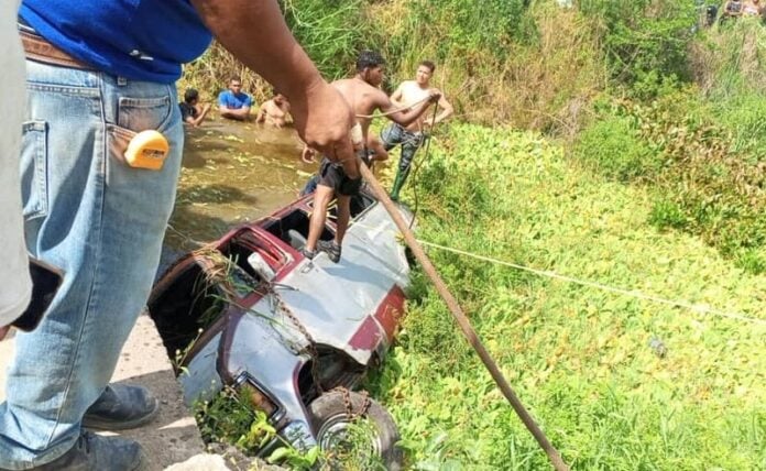 Tragedia en Higuerote: Siete muertos y tres heridos al caer camioneta de transporte por un puente
