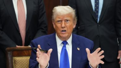 Trump firma una decreto que pide a las farmacéuticas que bajen los precios de medicinas