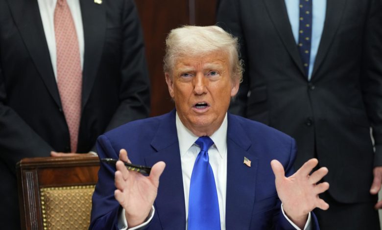Trump firma una decreto que pide a las farmacéuticas que bajen los precios de medicinas