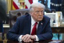 El presidente Trump insiste en eliminar la exención de impuestos de Harvard