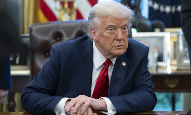 El presidente Trump insiste en eliminar la exención de impuestos de Harvard