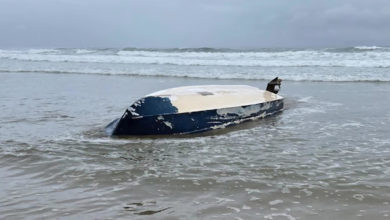 EE.UU. suspende la búsqueda de siete inmigrantes tras naufragio en el mar de California