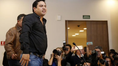 Julión Álvarez pospone concierto en Texas porque cancelaron su visa para entrar a EEUU