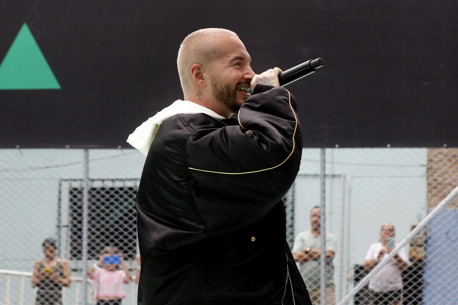 J Balvin llevará la "eterna primavera" de Medellín a Bogotá con un concierto en diciembre