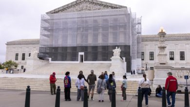 Grupos acusan al Supremo de permitir la "mayor deslegalización" de migrantes en EE.UU.