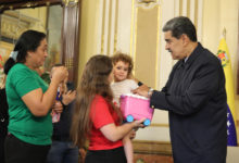 Gobierno anuncia llegada a Venezuela de niña separada de su madre deportada de EE.UU.
