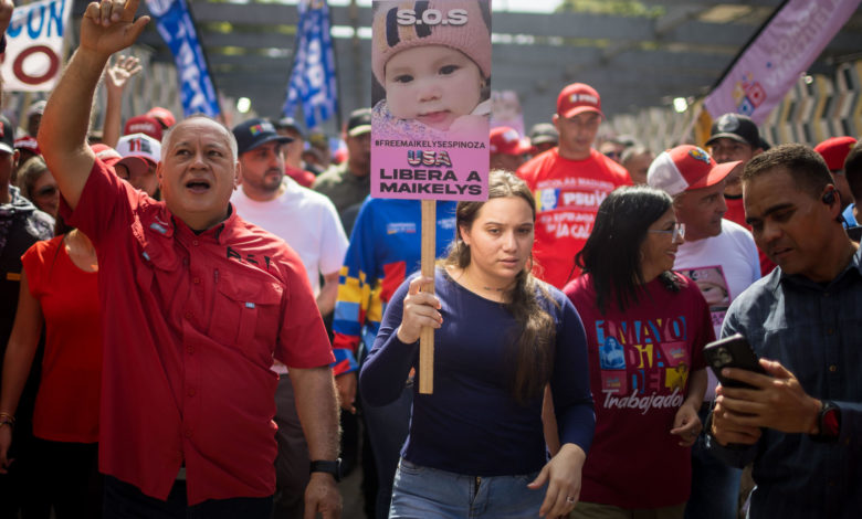 Madre de niña venezolana retenida en EE.UU. confía en gestión de Maduro para su devolución
