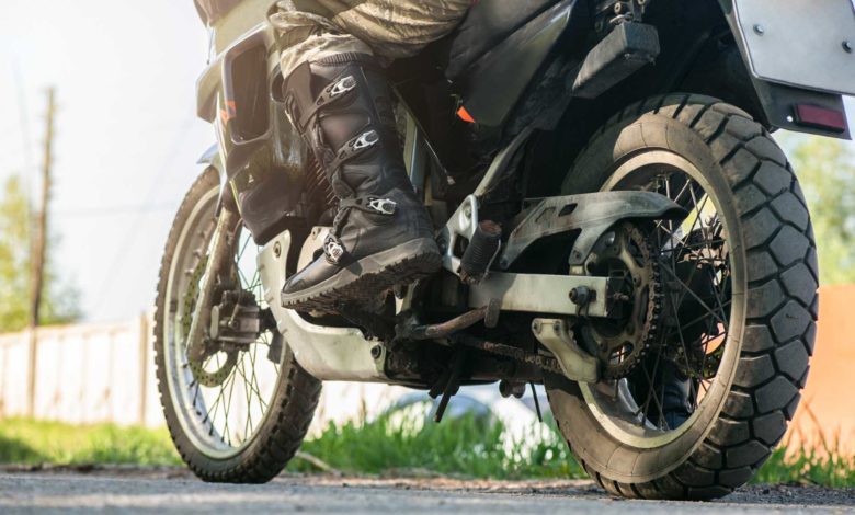 Acusan a un hombre de Tooele tras presuntamente agredir a dos motociclistas por "allanamiento de morada"