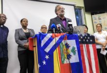 Asociaciones migrantes alertan que fin de 'parole' humanitario debilitará economía de EEUU