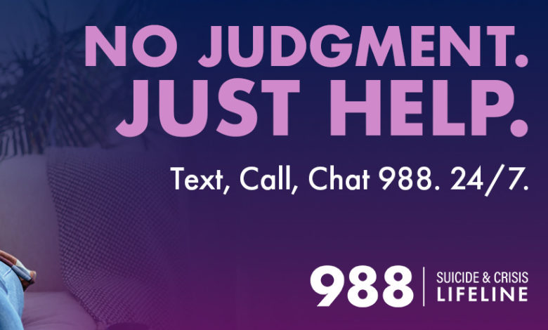 EE.UU. suspende servicios especializados para jóvenes LGBTQ+ en la línea 988 de prevención del suicidio y crisis