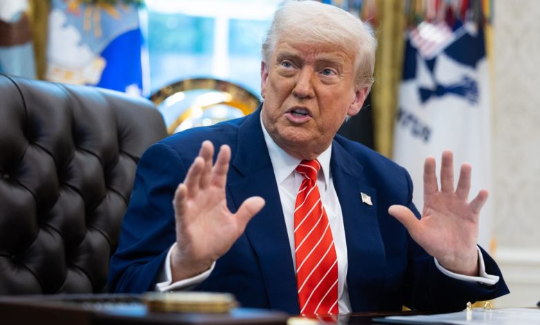 Trump pide formalmente al Congreso rescindir fondos a medios públicos y ayuda extranjera