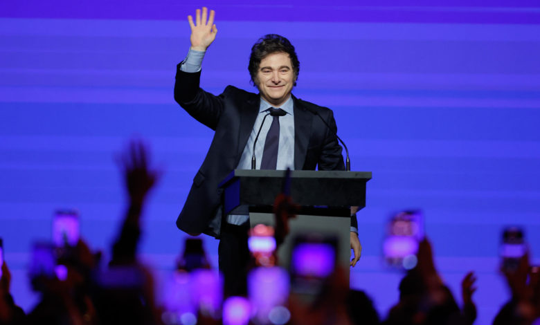 Milei, el presidente latinoamericano mejor valorado, mientras cae la imagen de Arce