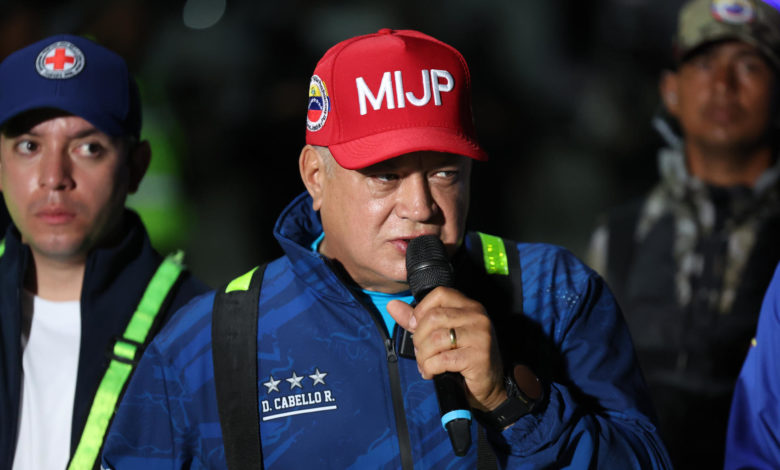 Ministro venezolano del Interior anuncia un vuelo procedente de México con 253 repatriados