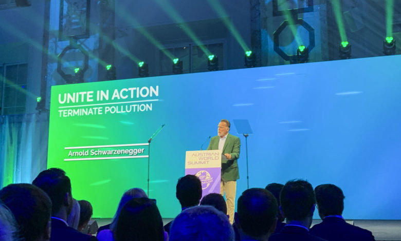Schwarzenegger pide "dejar de lloriquear" por Trump y mover el culo por el medioambiente