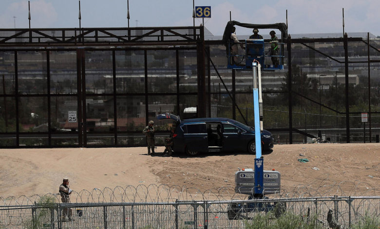 Migrantes en la frontera de México viven en vilo por las redadas y militarización de EEUU