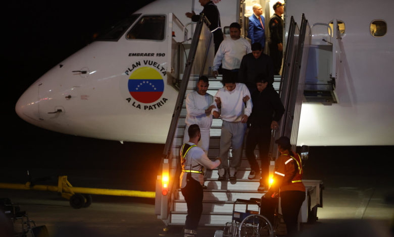 Un avión procedente de Estados Unidos aterriza en Venezuela con 203 repatriados