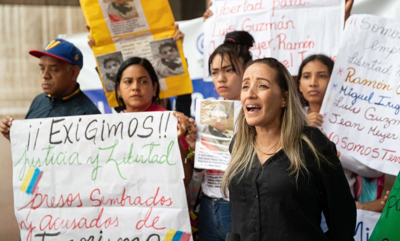 Colegio de periodistas pide liberación de activista venezolano detenido hace más de un año