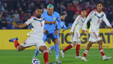 2-0. Uruguay se acerca al Mundial con un triunfo que finaliza la buena racha de Venezuela