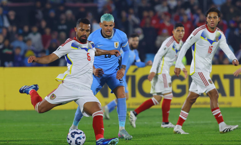 2-0. Uruguay se acerca al Mundial con un triunfo que finaliza la buena racha de Venezuela