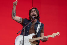 Juanes celebra sus éxitos de rock latino con un concierto en el Hollywood Bowl