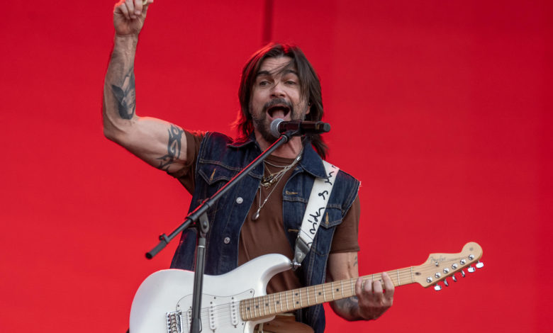 Juanes celebra sus éxitos de rock latino con un concierto en el Hollywood Bowl