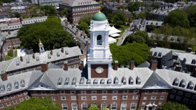 Juez bloquea indefinidamente el veto de Trump a los estudiantes extranjeros en Harvard