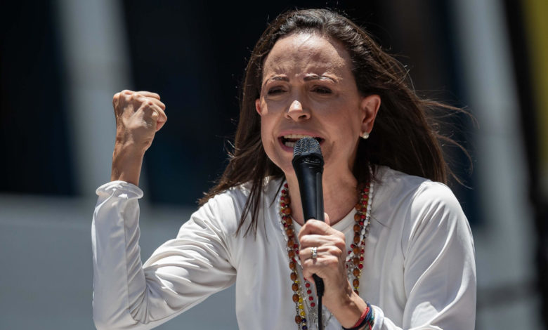María Corina Machado dice que Maduro "está contra las cuerdas" tras las últimas elecciones