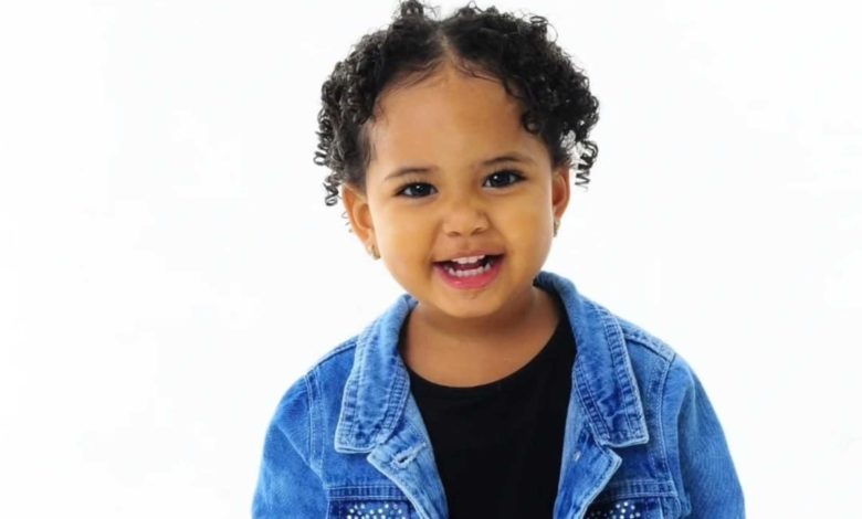 Niña con raíces venezolanas conquista corazones rumbo al título de Bebé Johnson’s Brasil