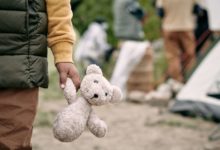 DHS descubre abusos generalizados y explotación de niños no acompañados ubicados con patrocinadores