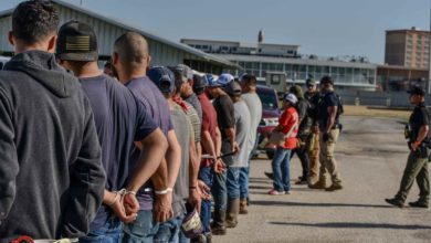 ICE arresta a más de 80 inmigrantes indocumentados en el hipódromo de Luisiana