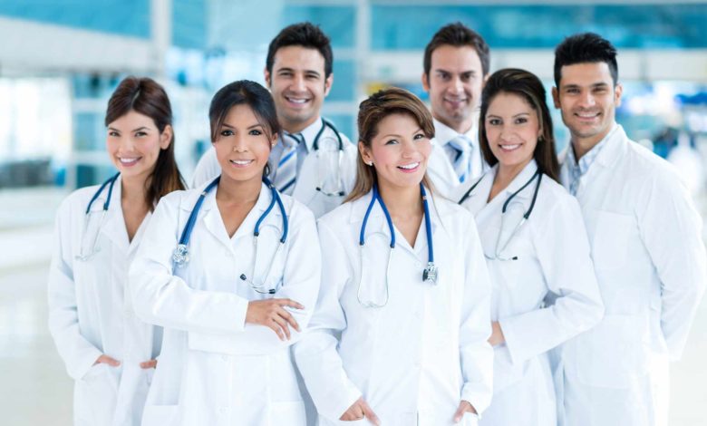 Texas abre sus puertas a médicos extranjeros: podrán ejercer sin repetir residencia en EE.UU.