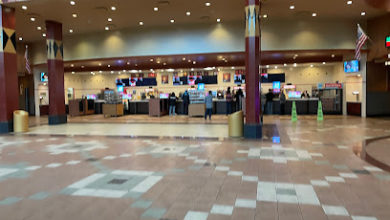 Denuncian acto de xenofobia contra un grupo de 80 niños en Cinemark Jordan Landing: “No eran delincuentes, eran niños disfrutando una película”(+VIDEO)