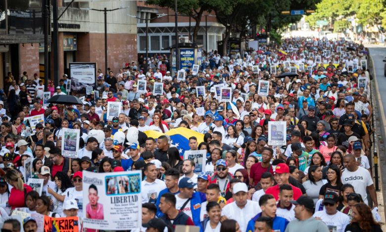 Chavismo marcha en Caracas para pedir repatriación desde EE.UU. de 31 niños "secuestrados"