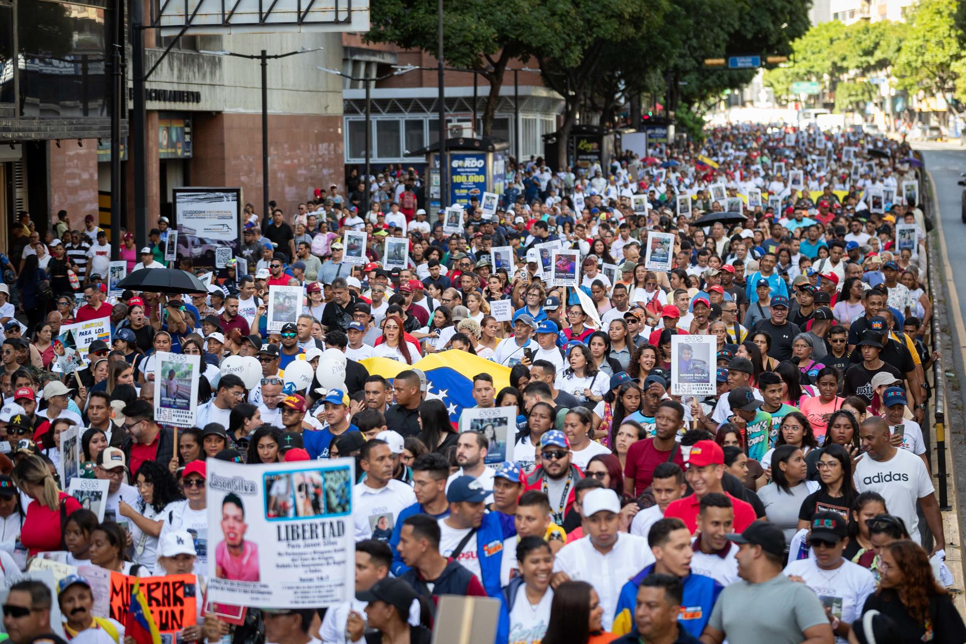 Chavismo marcha en Caracas para pedir repatriación desde EE.UU. de 31 niños "secuestrados"