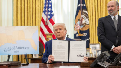Aranceles, redadas y recortes: el polémico medio año de Trump en su vuelta al poder