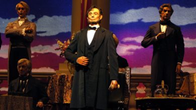 Un Trump robótico regresa al Salón de los Presidentes de Disney en Florida