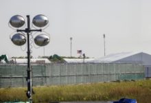 El cónsul de México entrevista a más de 30 mexicanos detenidos en 'Alligator Alcatraz'
