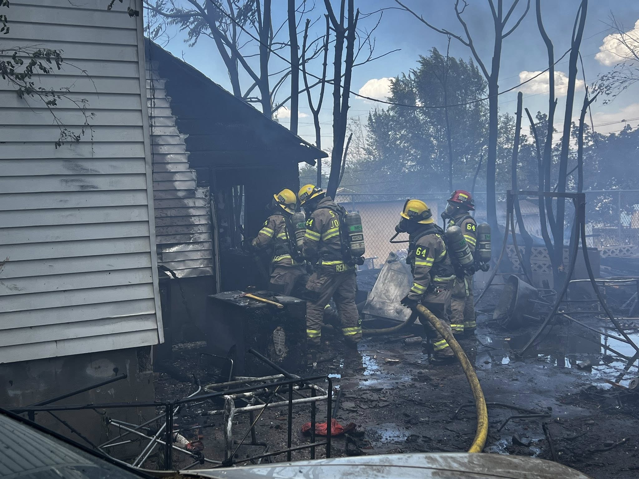 Incendio en Magna moviliza a múltiples departamentos y deja importantes daños materiales