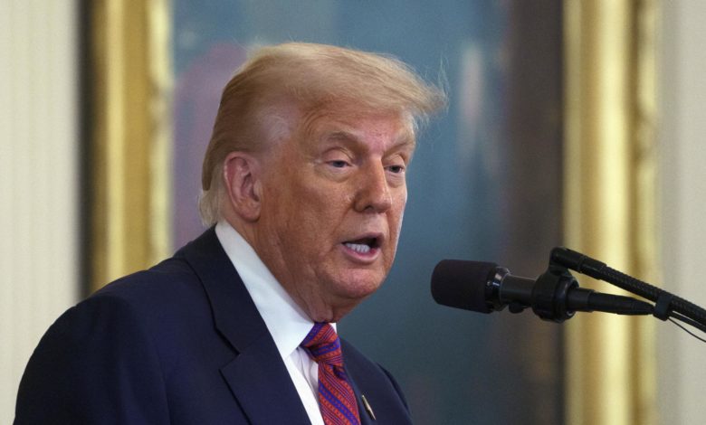 Trump adelanta plan para anular ayudas a universitarios indocumentados, dicen activistas