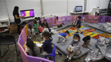 "Es hora de salir de EEUU, los encontraremos", el mensaje del Gobierno a niños inmigrantes