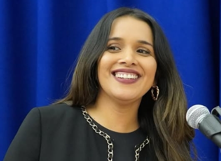 De YouTube al Super Bowl: La diseñadora venezolana que conquistó Hollywood con aguja e identidad