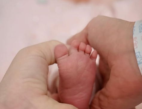 Lele Pons y Guaynaa celebran la llegada de su hija Eloísa con una emotiva publicación