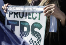 La cruzada de Trump contra el TPS genera temor y confusión sobre que país será el próximo