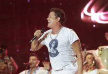 Carlos Vives convierte un concierto en la playa en una carta de amor a Santa Marta