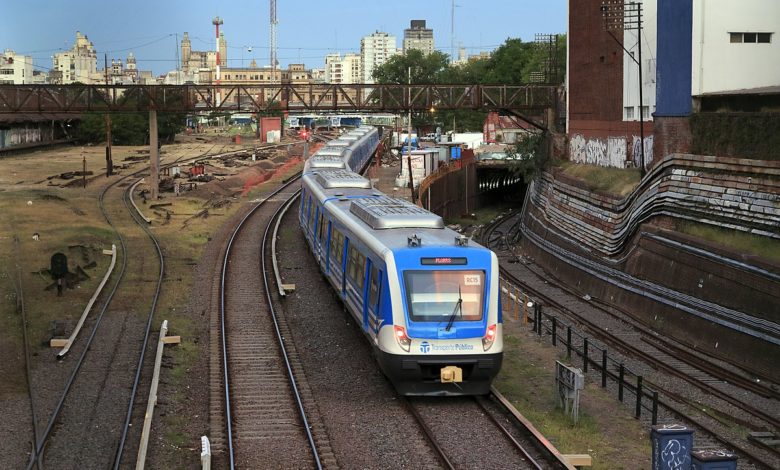 Migrante venezolano pierde la vida al ser arrollado por un tren en Buenos Aires